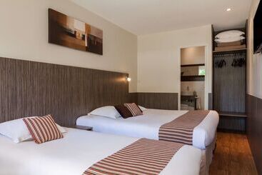 Отель The Originals City, Hôtel Le Lodge, Bayonne Nord