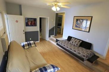 Ház Riverfront Villa