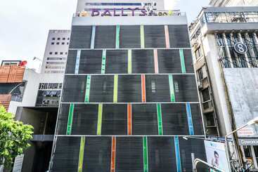 Отель Bally Suite Silom