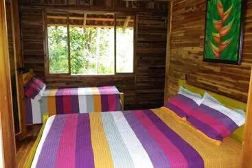 هتل Macaw Lodge