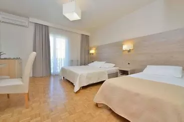 בית מלון כפרי Rooms & Restaurant Matanovi Dvori