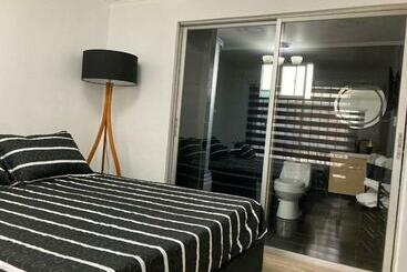 Bed & Breakfast Hostal 277 Familiar