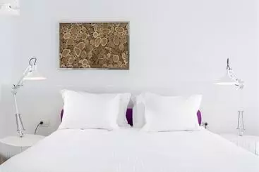 ホテル Charisma Suites