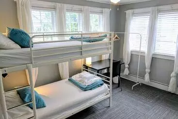 Hotelli The Wayfaring Buckeye Hostel