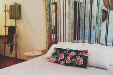 Alberg Bohemian Beach Weligama