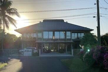 هتل Sol Sanctum Boutique Wellness