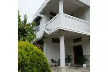 تختخواب و صبحانه Joy S Bnb