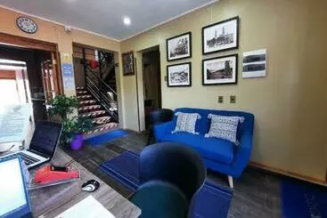 ペンション Hostal Aries