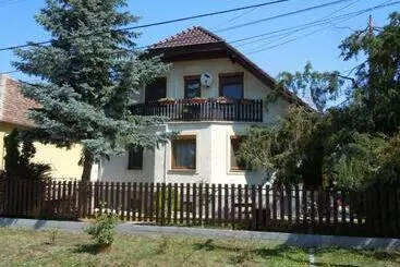 Majatalo Apartman Kata