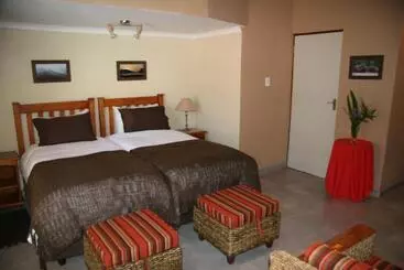 Majatalo Ponciana Superior Guesthouse