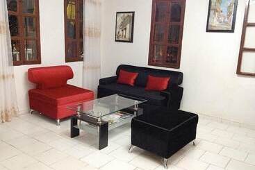 فندق B & B Grand Royal Inn