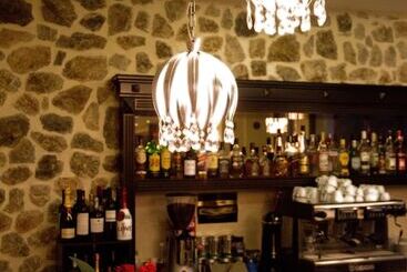 فندق Enastron View