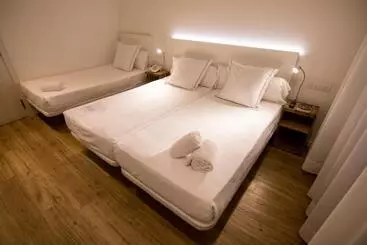 Hotelli Som Nit Born