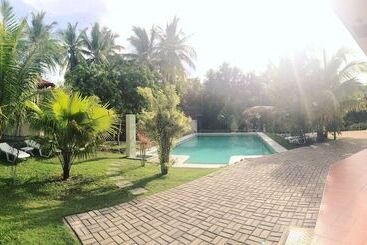 酒店 Meili Beach Resort