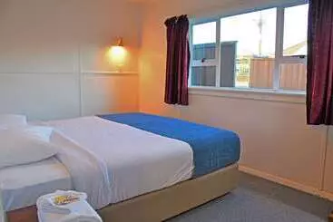 هتل Comfort Inn Westshore Beach