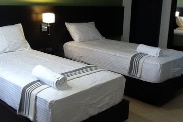 فندق Lorenzzo Suites