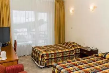 ホテル Zemlianichnye Kholmy