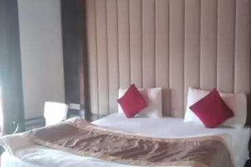 Hotel Goroomgo Blue Moon Bhimtal
