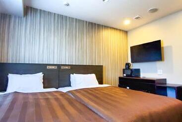 Otel Livemax Tachikawa Ekimae