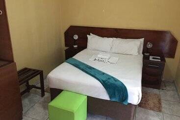 Pensió Island Avenue Guest House