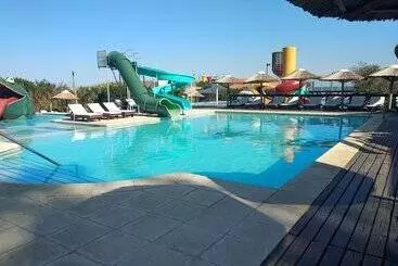 アパートホテル El Descubrimiento Resort Club