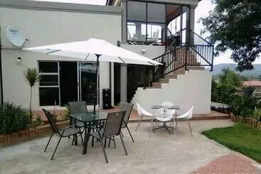 پانسیون Dithabeng View Guest House