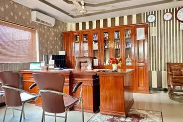 هتل Plaza Inn
