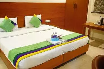 Pansiyon The Aroma Residency Sector 47 Gurgaon Corporate Family Friendly City View Near Omaxe Celebration M