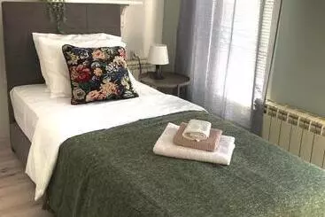 تختخواب و صبحانه Minicity Inn