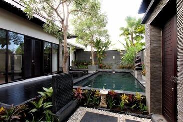 Gino Feruci Villa Lovina