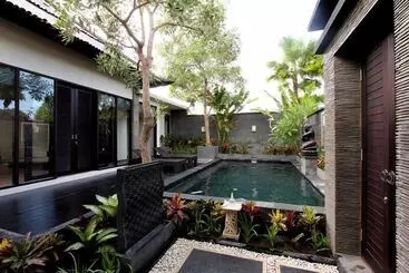 Gino Feruci Villa Lovina