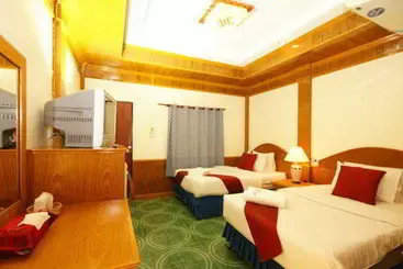 Hotel Central Cottage Resort