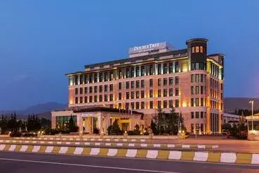 Doubletree By Hilton Hotel Van