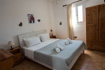 Ostria Studios & Apartments