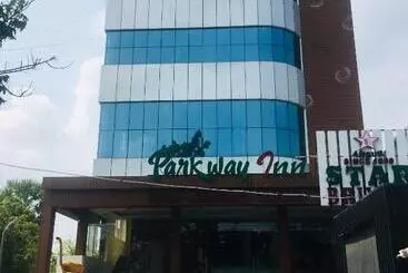 ホテル Parkwayinn