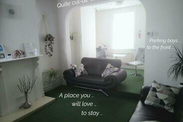 펜션 Victorian Terrace Old Stoke   With Self Check In And Free Parking   Rooms At Ipswichdigs