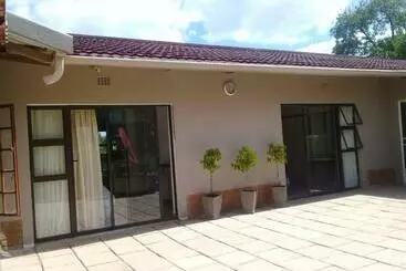 Pensió Genie S Nest Ooie 2