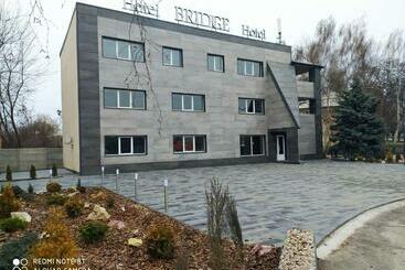 Hotel Bridge