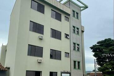 בית מלון כפרי Candidez