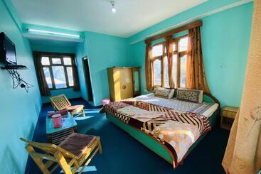 فندق Oyo 84619 Himalaya