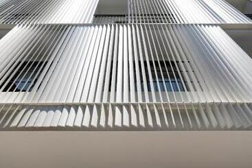 هتل آپارتمان Alinea Urban Saripolou Square