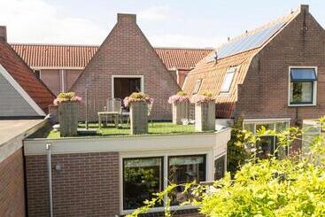 Bed and Breakfast Bij De Buren