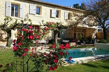 ベッドアンドブレックファースト Au Mas De Marie