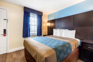 فندق Econo Lodge By Choice   Cape Cod