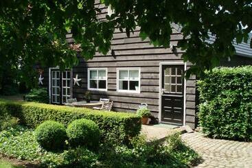 Bed and Breakfast D Ouwe Stal