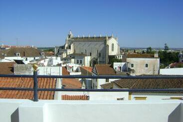 Hotel D Iberica Alojamento