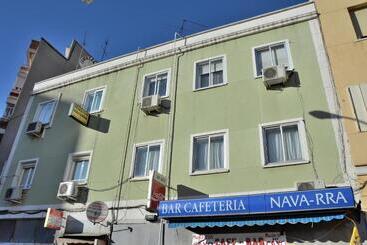 پانسیون Pensión Navarra