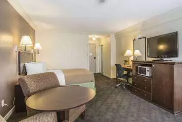 Hotel Quality Inn & Suites