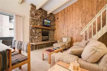 ツーリストアパートメント Storm Meadows East Slopeside  Se064