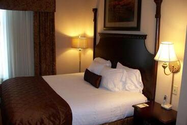 Big Country Hotel & Suites